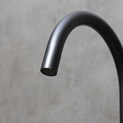 "EXPERT" Смеситель для кухни с поворотным изливом, чёрный