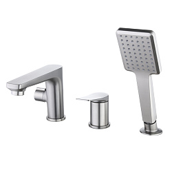 Встраиваемый смеситель на борт ванны на 3 отверстия, высота излива 11 см, длина 17 см, поворотный пе