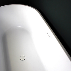 Corpa Nera Bonini/Бонини ванна акриловая отдельностоящая 170х80х58, белый матовый