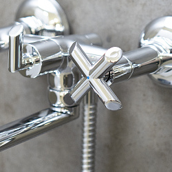 PRACTICA Смеситель для ванны с плоским изливом 30 см, двуручк., повор.перекл., латунь/хром, LM7541C