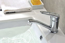 Смеситель для раковины с поворотным изливом, высота излива 6 см, длина 14 см, латунь/хром