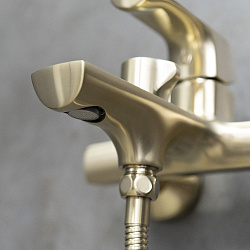 URSUS Смеситель для ванны с коротким изливом,  поворотный переключатель, латунь/брашированное светло