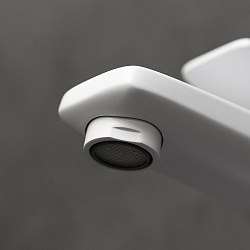 BRONX Смеситель для раковины, монолитный, средний, с дон.клапаном клик-клак, латунь/белый матовый