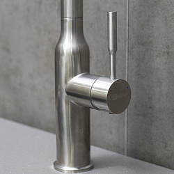 EXPERT Смеситель для кухни с вытяжным изливом, 2-х режимный аэратор, нерж. сталь