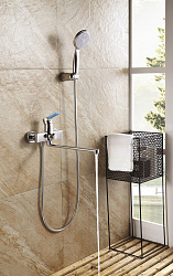 AURA Смеситель универсальный с плоским изливом 30 см,  поворот переключ, 7 сменных цветных наклад